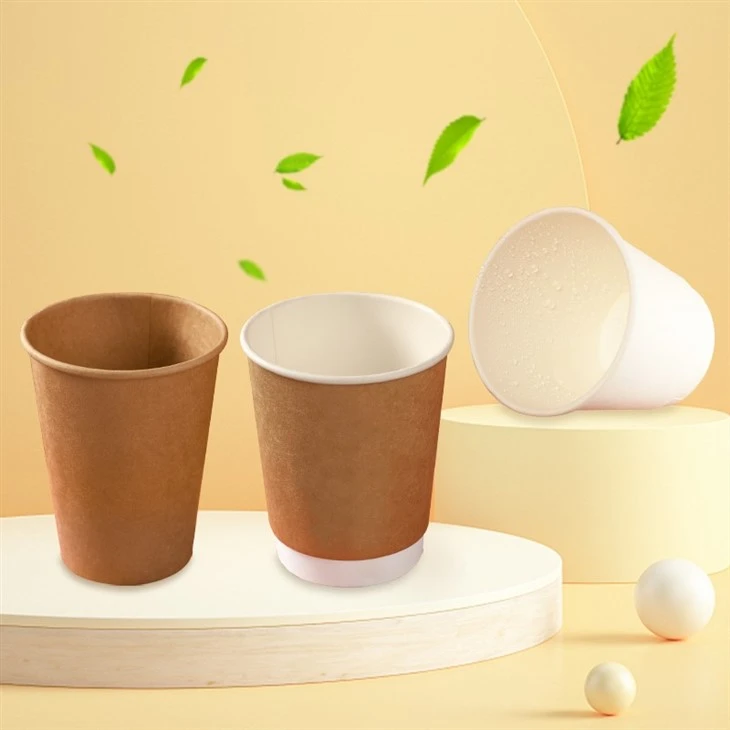 お茶の紙コップ