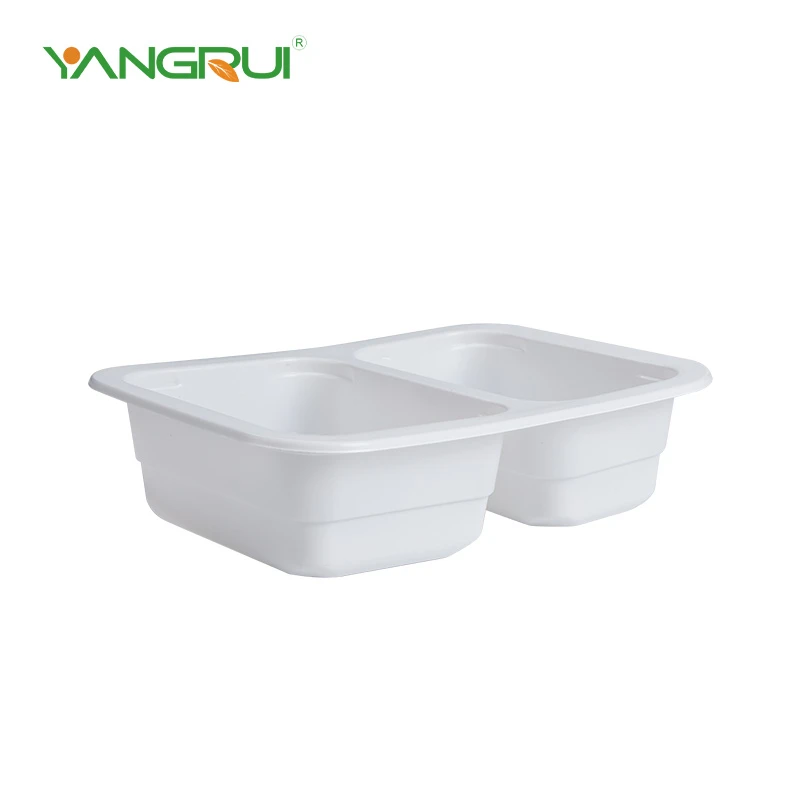 食品のトレイを提供します